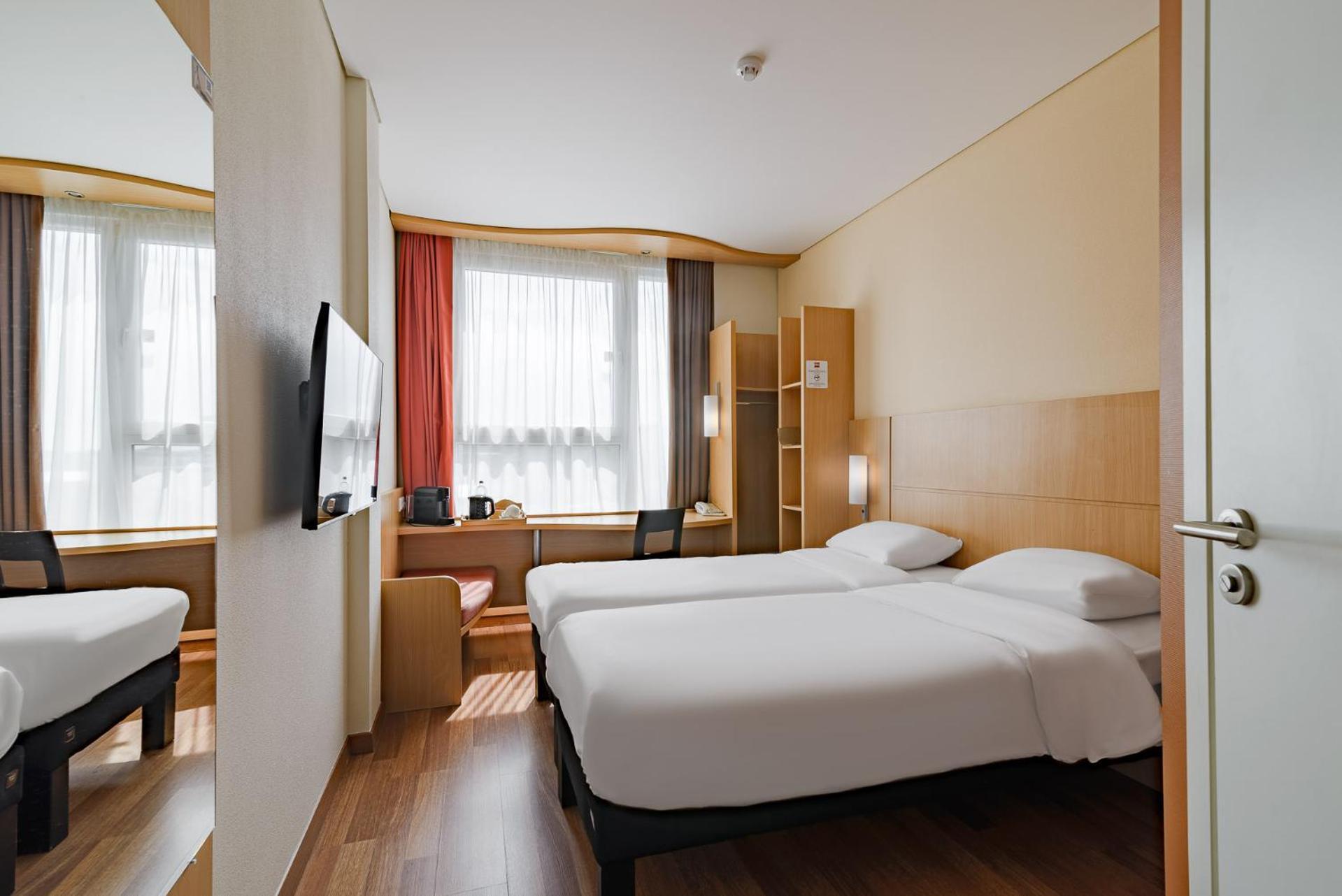 ไอบิส คอนัส เซ็นเตอร์ Hotel ภายนอก รูปภาพ