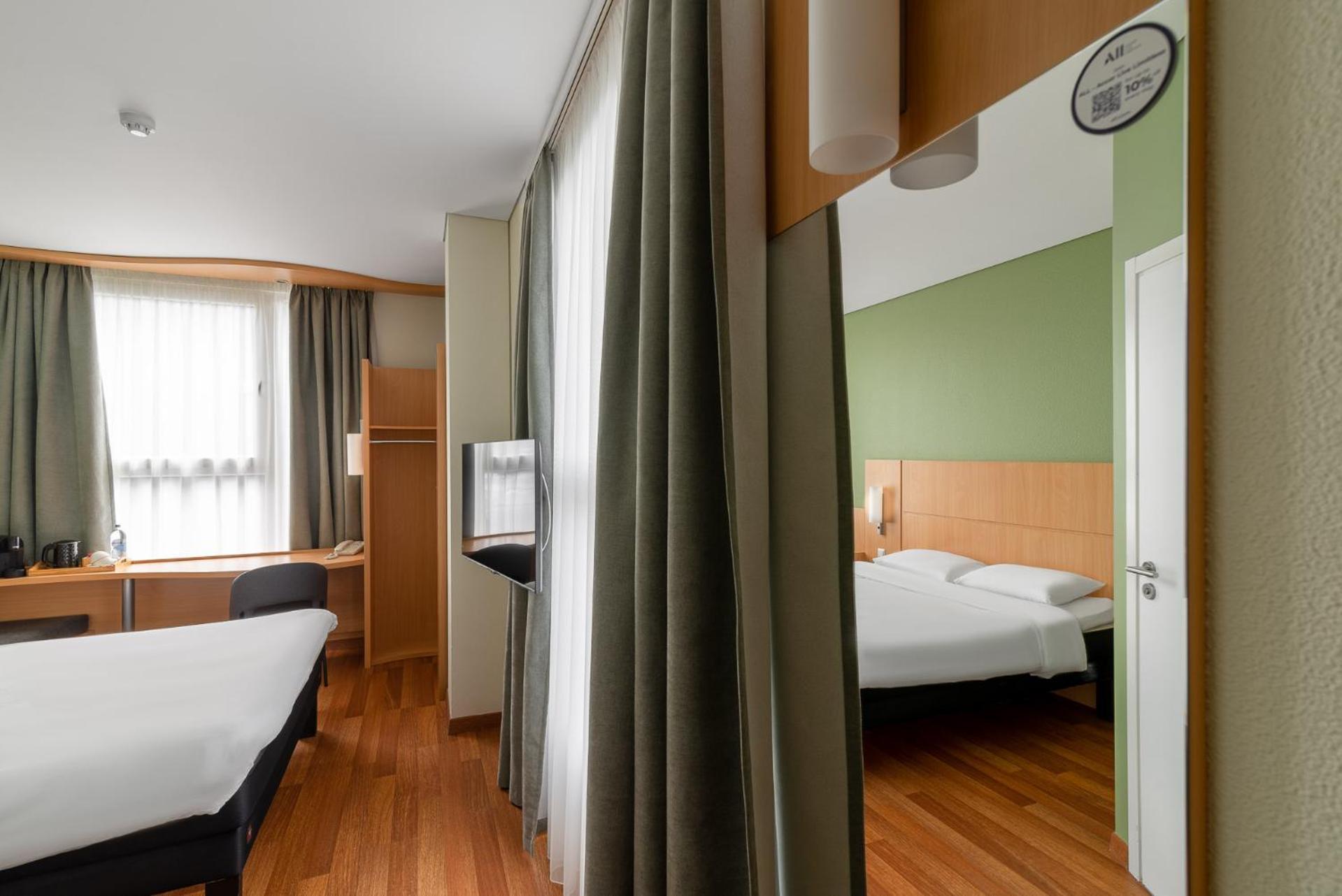ไอบิส คอนัส เซ็นเตอร์ Hotel ภายนอก รูปภาพ